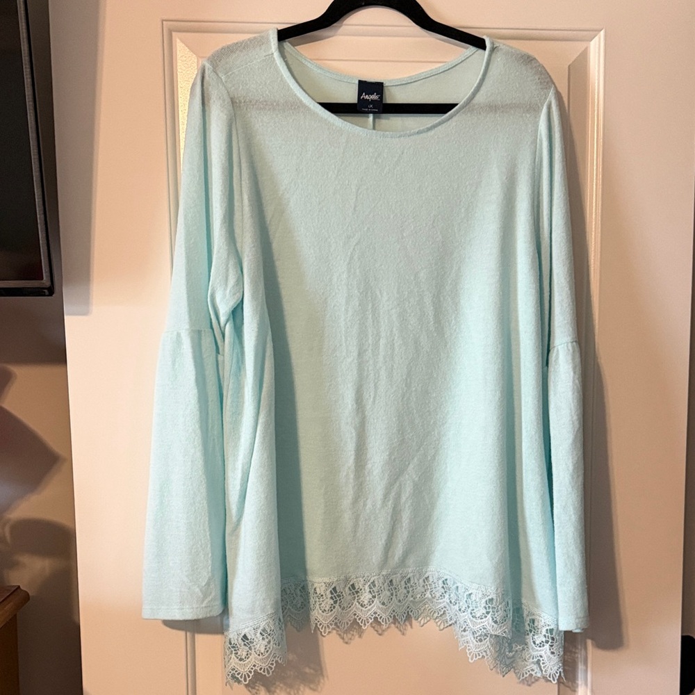 Long sleeve top